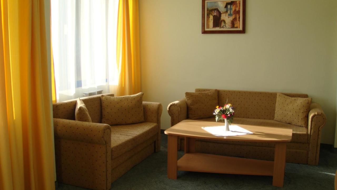 Отель St. Mina Balneohotel Vetren-9